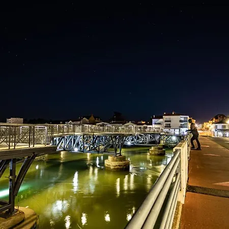 Studio Nantes Port & Plages 度假居 *